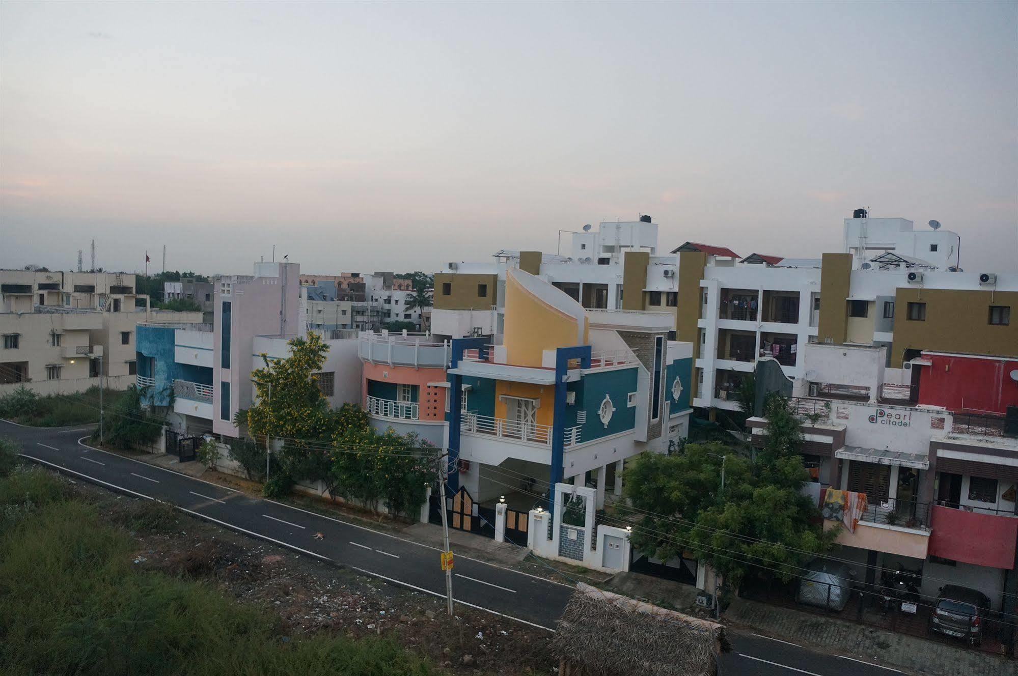 Lotels Hotel Chennai Exteriör bild