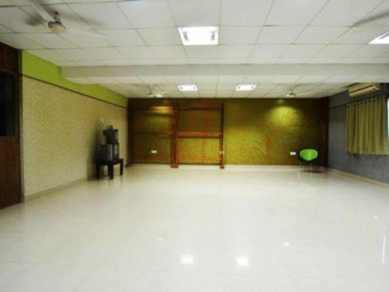 Lotels Hotel Chennai Exteriör bild